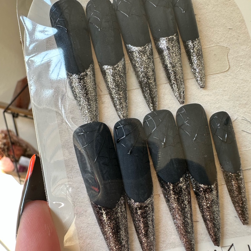 Black and Silver Glitter Press-On Nails